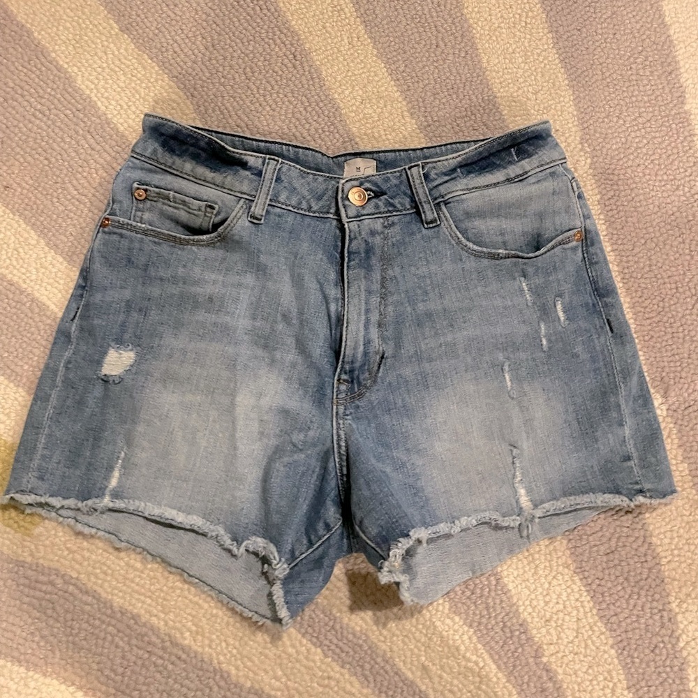 Madison Distressed Denim Cutoff Shorts Size 28 High Rise